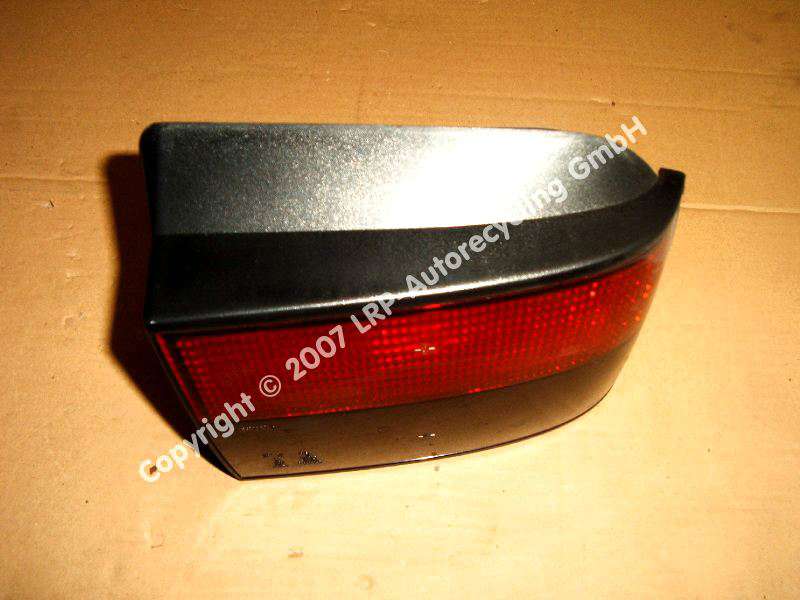 RENAULT R21 LIMOUSINE BJ1987 RUECKLEUCHTE RECHTS 7700792910